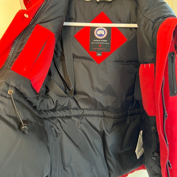 This is the Canada Goose Montebello Parka. - Picture 4 of 7